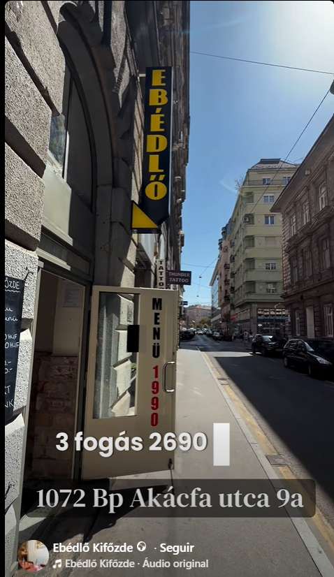 Az Ebédlő bejárata az Akácfa utcában